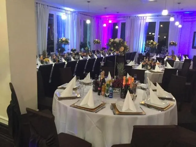 Bed & Breakfast Wzgorze Toskanii Conferences & Restaurant Przezmierowo